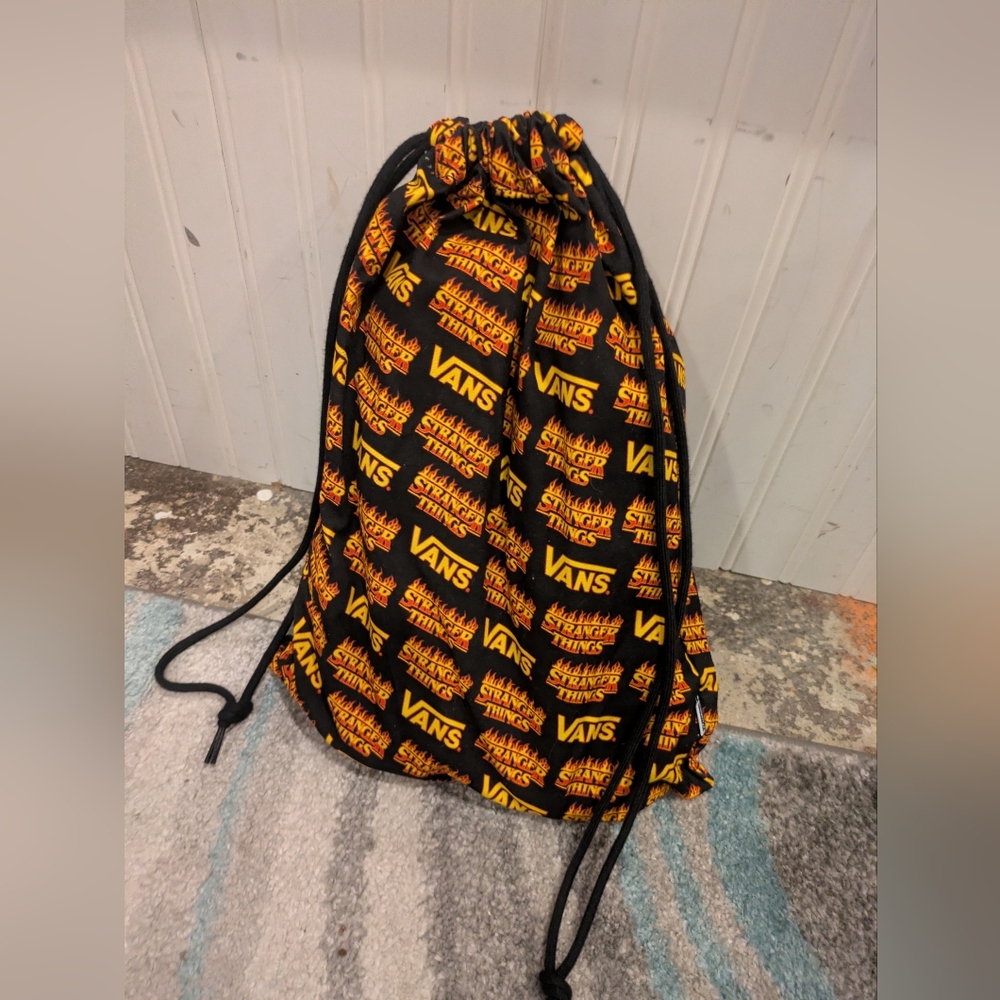 Vans 2022 Stranger Things Men's 8 - Picture 2 of 10